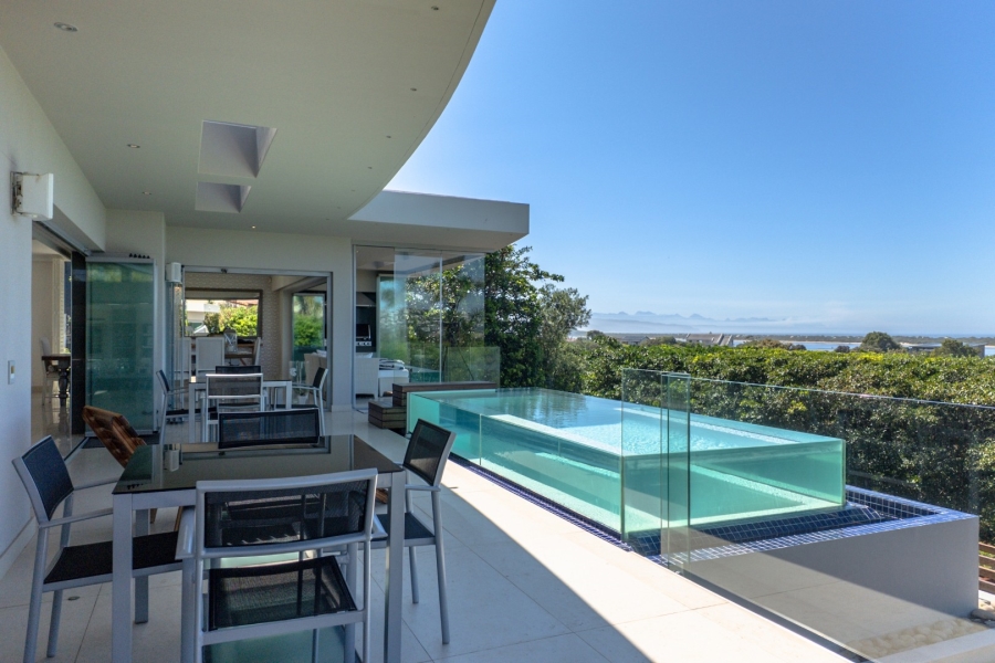6 Bedroom Property for Sale in Keurbooms River Western Cape